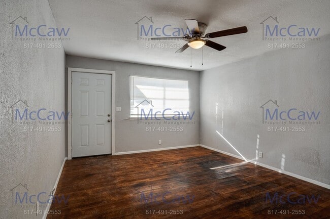 Building Photo - Spacious 4/1.5 in Wichita Falls!