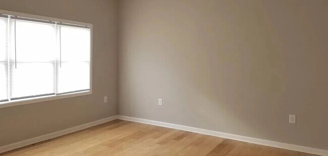 Foto del edificio - 3 Bedroom Downtown!