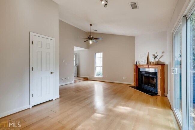Foto del edificio - 4050 Settlers Hill Way