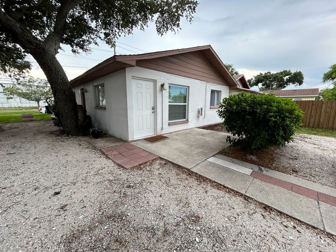 Primary Photo - 530 5th Ave W