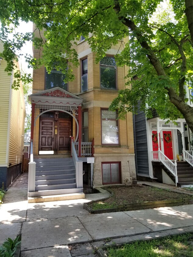 Primary Photo - 1141 W Wolfram St