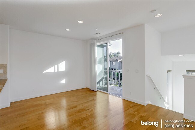 Building Photo - 579 Santa Rosalia Ter