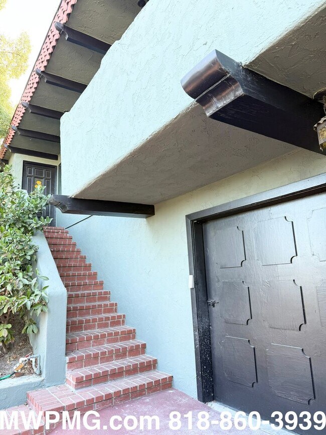 Foto del edificio - 4Bed 3Bath Woodland Hills home is an absol...