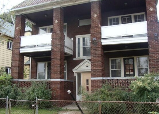 Primary Photo - 472 E 117th St