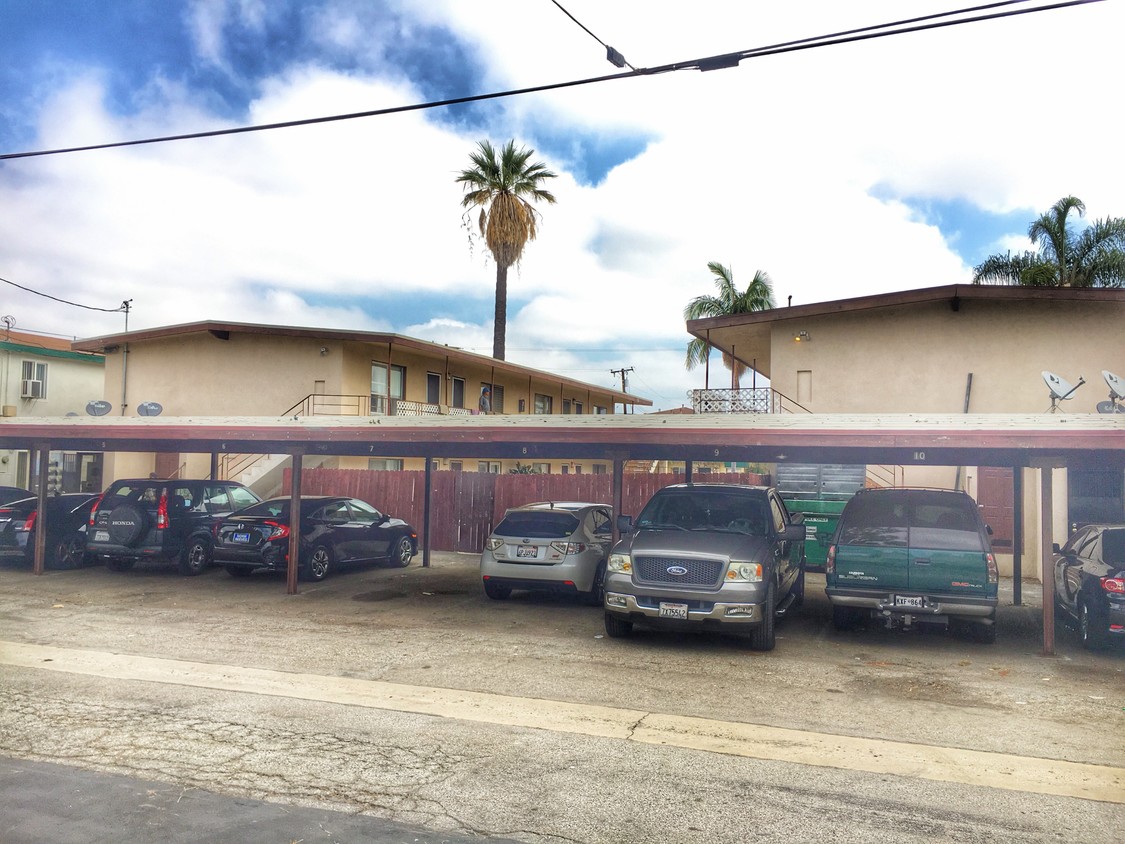 Primary Photo - The Bahamas Apartments