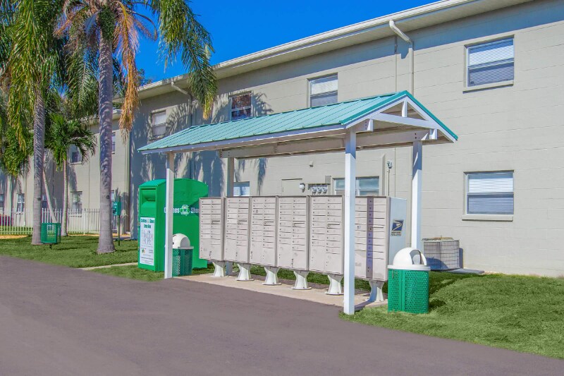 Foto principal - 3900 64th St N
