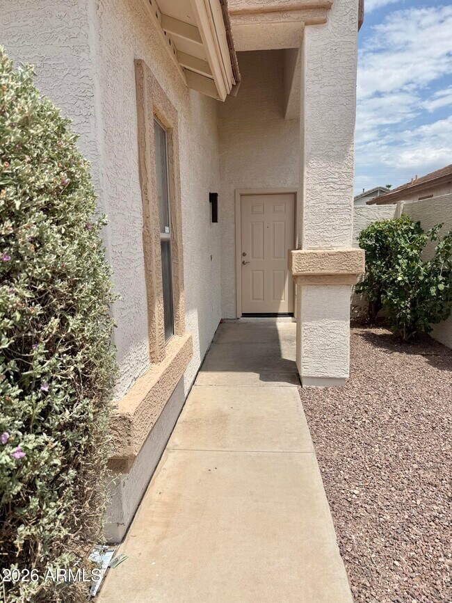 Building Photo - 6558 W Townley Ave