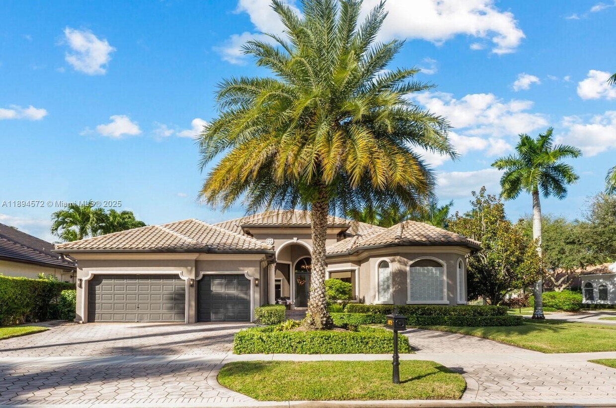 Foto principal - 10775 Blue Palm St