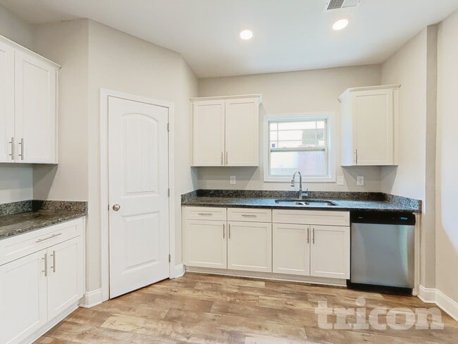 Foto del edificio - 1324 Black Oak Cir