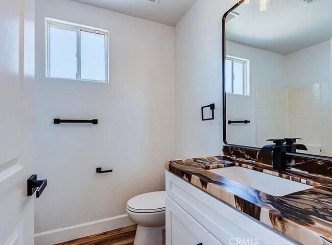 Foto del edificio - 6548 Quail Spring Ave