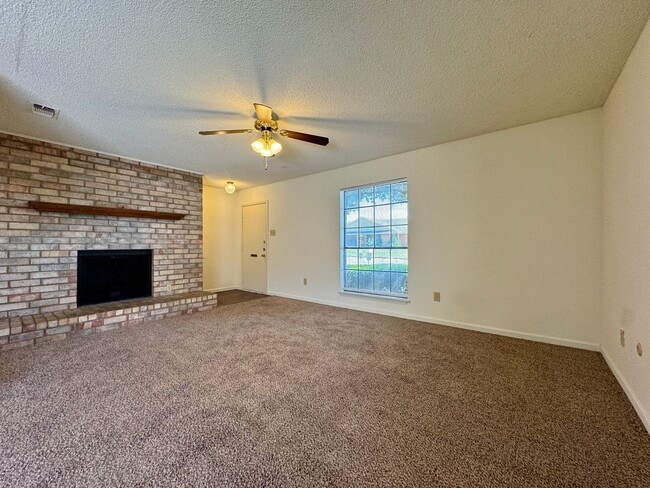 Building Photo - Duplex