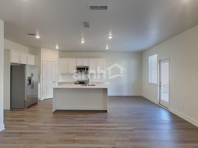 Building Photo - 3504 Shane Hill Rd SW