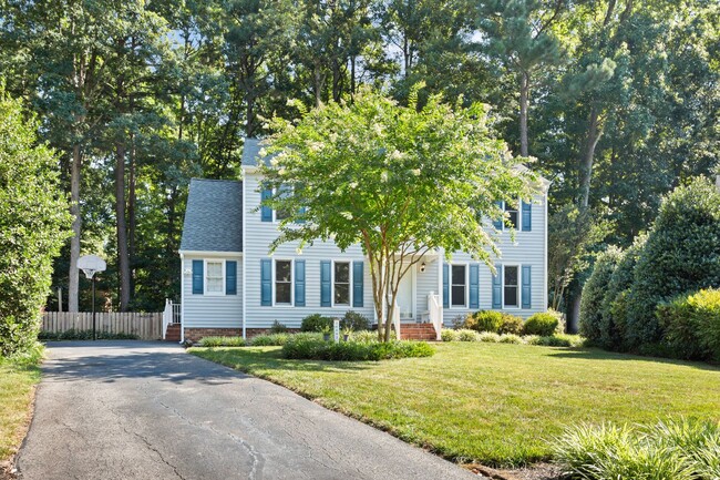 Foto del edificio - Cozy Colonial on quiet cul-de-sac in Woodl...