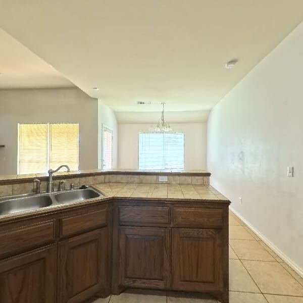 Foto del edificio - Move-In Ready Choctaw Gem with Modern Kitc...