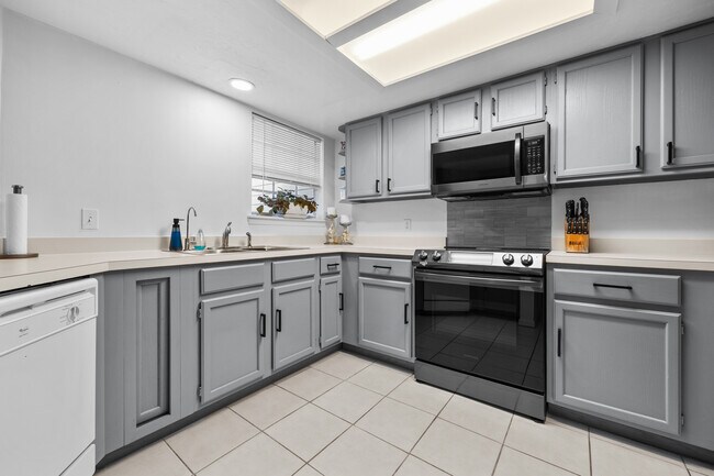 Foto del edificio - 411 NW 50th Blvd