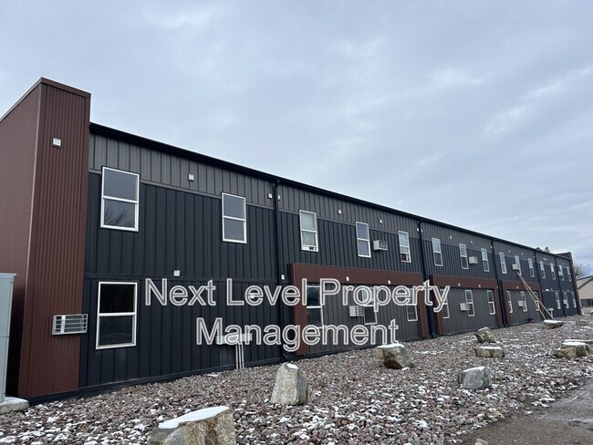 Building Photo - 9 River Rd