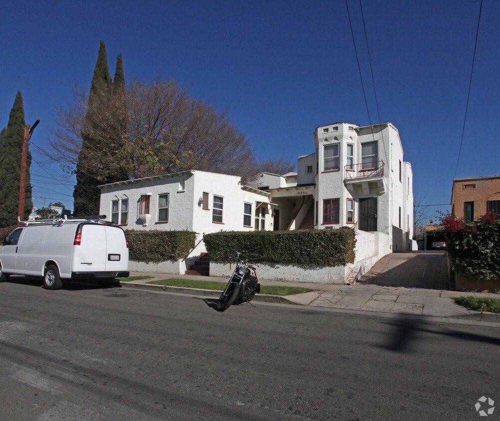 Primary Photo - 1250 N Mariposa Ave