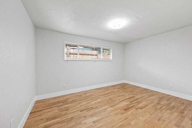 Foto del edificio - 60 W 34th Ave