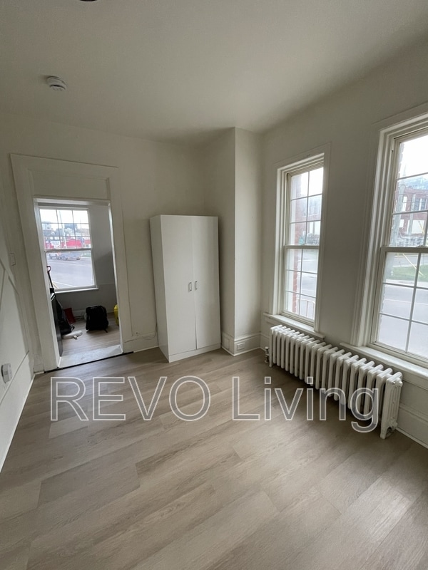 Building Photo - 151 Colborne St