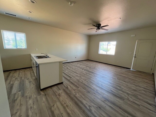 Building Photo - 5507 Longview Dr