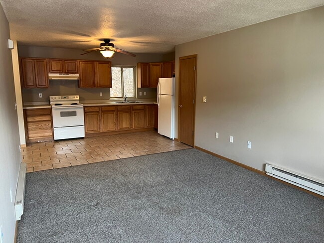 Building Photo - 2364 Wi 16