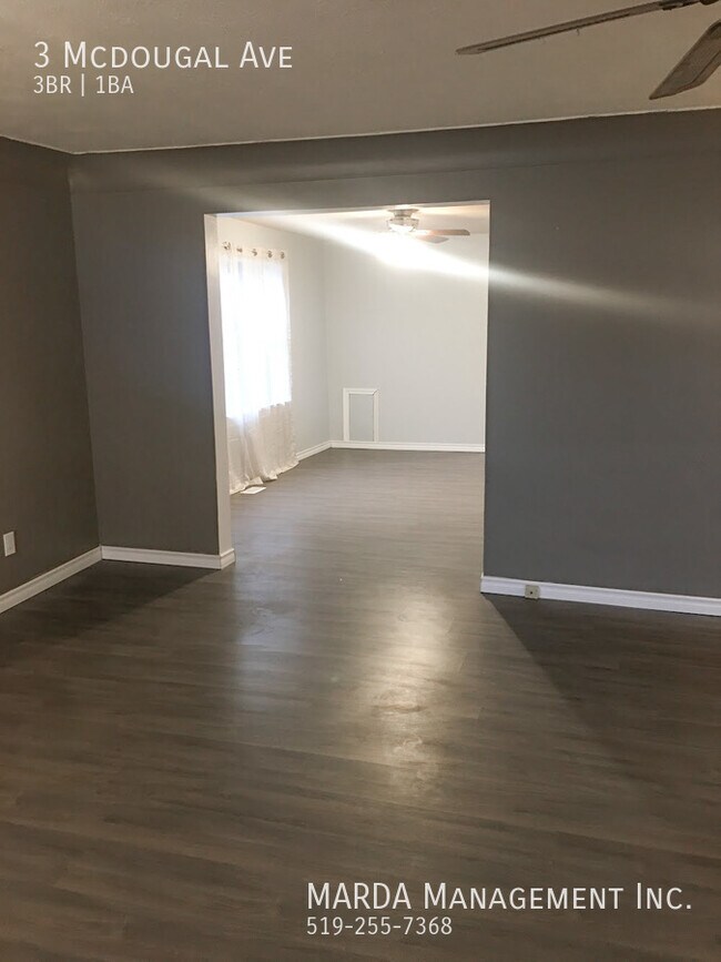 Photo du bâtiment - SPACIOUS UPDATED 3BED/1BATH HOUSE IN CHATHAM + HYDRO, WATER & GAS!