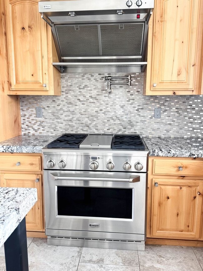 Building Photo - 4925 Milano Way