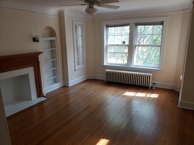 Building Photo - 4836 Elm St