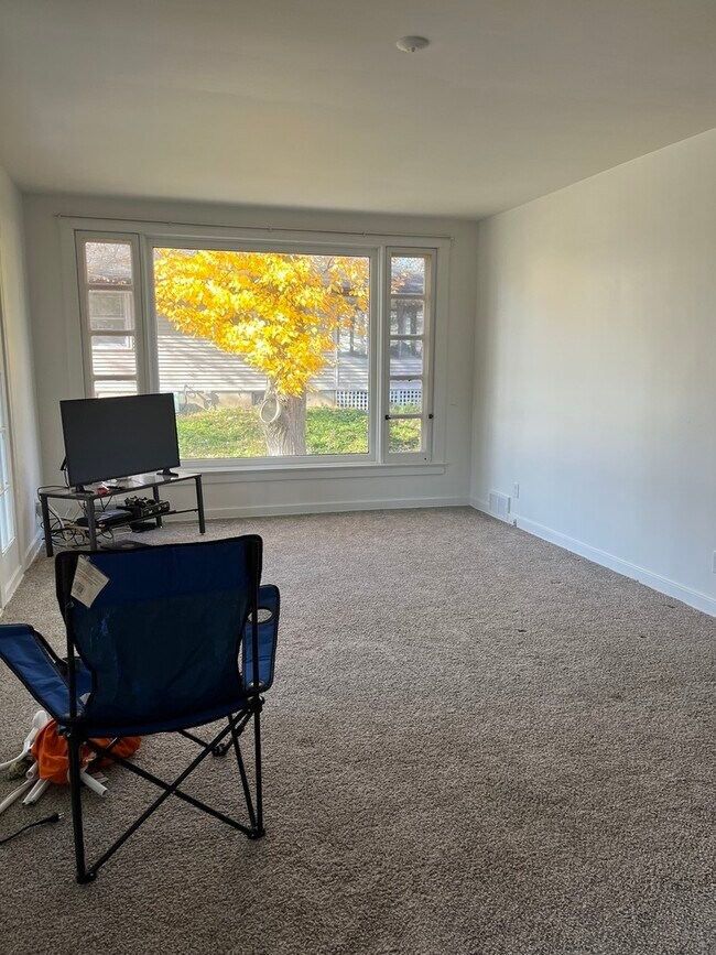 Foto del edificio - 88 Fox Ave