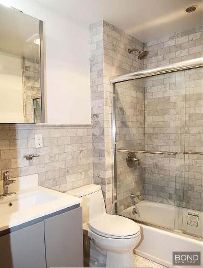 Building Photo - 349 E 52nd St