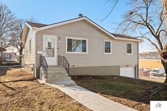 Building Photo - 6225 Elm St