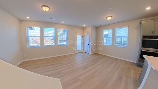 Foto del edificio - 776 Nob Hl Ln