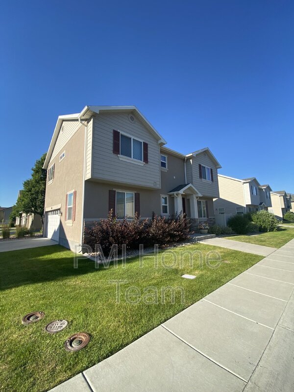 Foto del edificio - 972 Stonehaven Dr