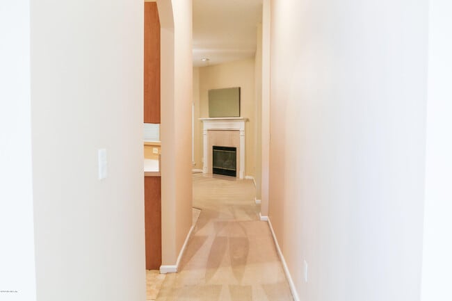 Foto del edificio - 8898 Canopy Oaks Dr