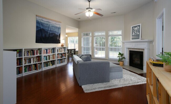 Building Photo - 4821 Canterwood Dr SE