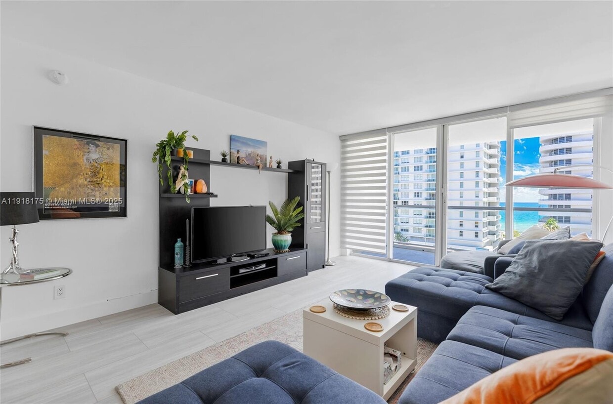 Foto principal - 5600 Collins Ave