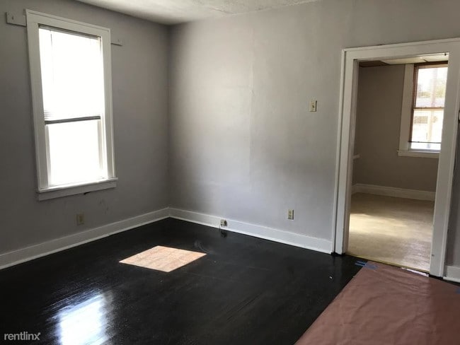 Building Photo - 3 br, 1 bath Townhome - 1028 Wallace Ave