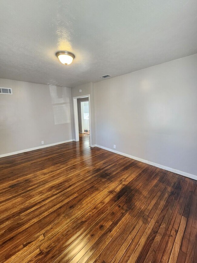 Foto del edificio - 430 S Armstrong St