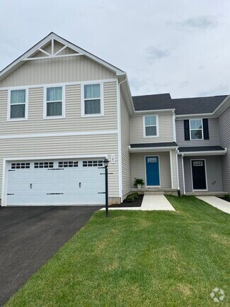 Beautiful new townhouse - 149 Thicket Dr