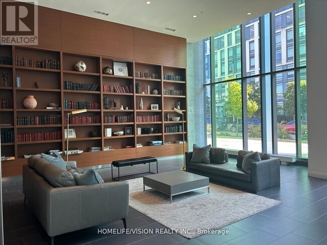 Building Photo - 170 Fort York Blvd