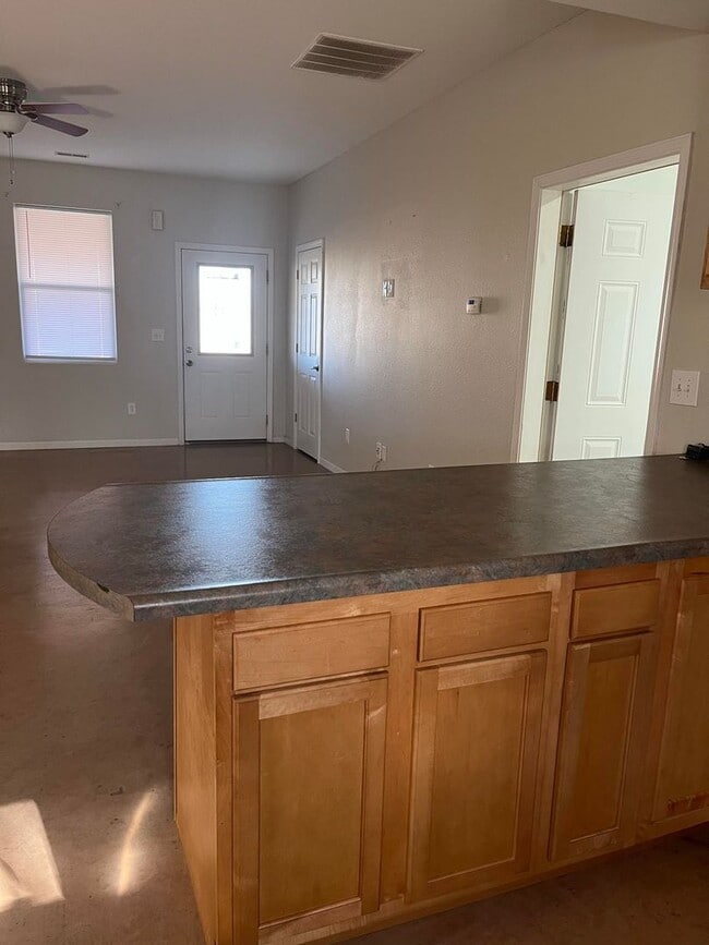 Foto del edificio - 625 State Rte W