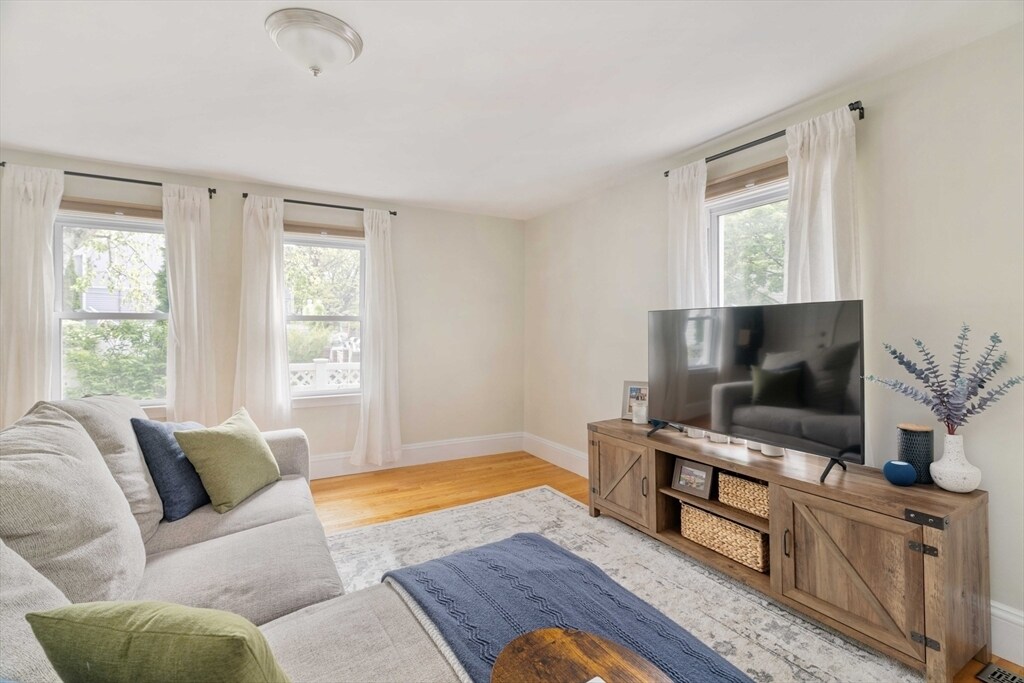 Foto principal - 229 Hurley St