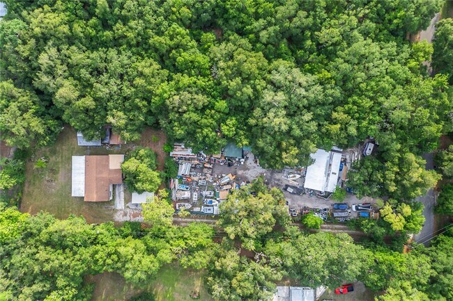 Foto del edificio - 18240 Lynbrook Rd