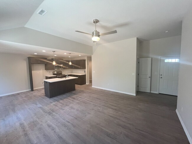 Building Photo - BRAND-NEW 3-bedroom, 2-bath home with Spri...