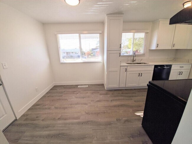 Foto del edificio - 134 N 925 E St