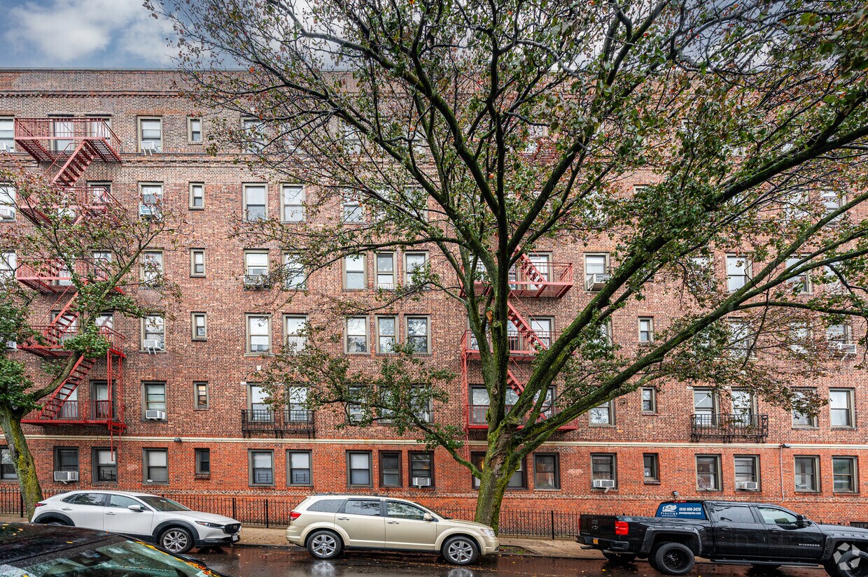 Primary Photo - 44-14 Newton Rd