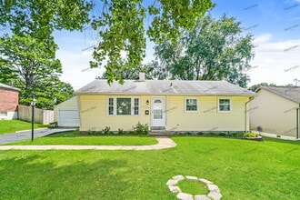 Building Photo - 8942 Arvin Pl