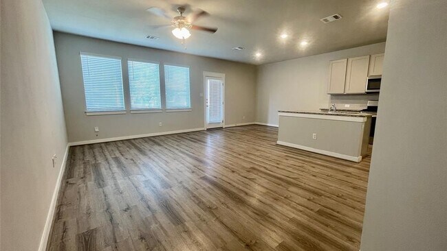 Foto del edificio - 603 Caterpillar Ln