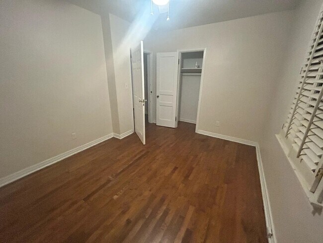 Building Photo - 2652 Merwyn Rd