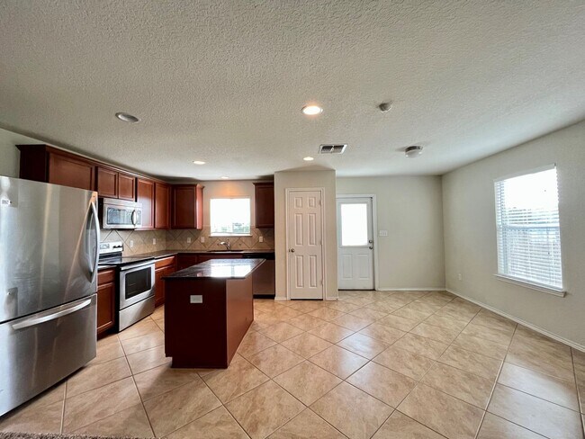 Foto del edificio - 24246 Invitation Oak